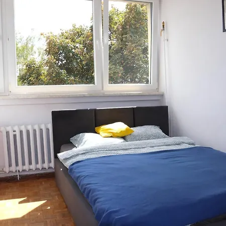 - Ul Czarnieckiego *