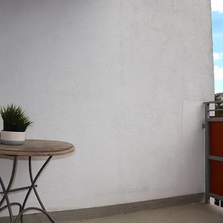 - Ul Czarnieckiego * Wrocław