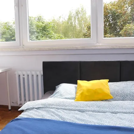 - Ul Czarnieckiego *