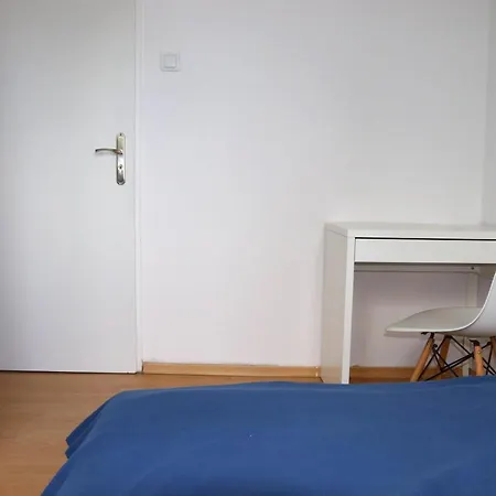 - Ul Czarnieckiego Apartment *