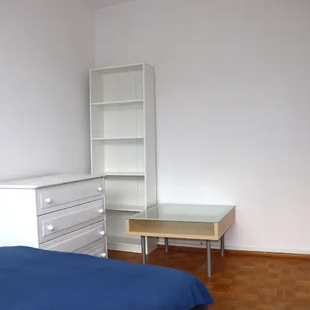 - Ul Czarnieckiego *